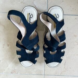 Sketchers Women's Size 9 Navy Sling Back Wedge Suede Peep Toe Memory Foam Sandle